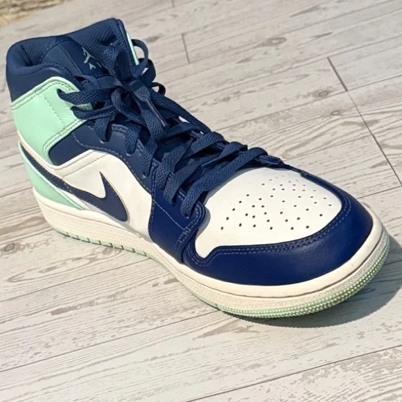 Men’s Nike Air Jordan 1 Mid “Blue Mint” Sneakers Size 9 - Picture 7 of 11